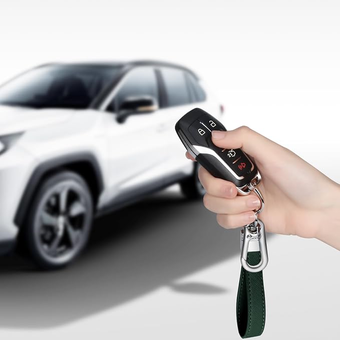 Genuine Leather Car Keychain,Universal Heavy Duty Metal Key Chain Accessories,Car Fob Key Keychain Holder with 360 Degree Rotatable Snap Swivel and Anti-Lost D-Ring for Men Women(Dark Green)
