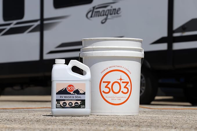 RV Wash & Seal - Clean, Streak-Free Finish, pH Neutral with High Foaming Formula, Provides A Deep Gloss Finish on RVs, Campers, Pop-ups, and Motorhomes, 1 Gallon (30240)