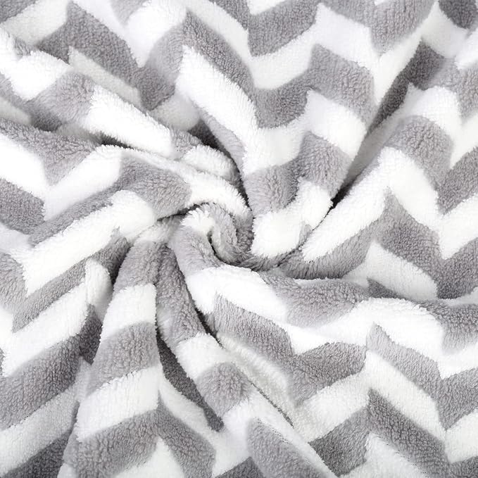 Microfiber Bath Towels, Bath Towel 2 Pack(30" x 60"), Oversized, Soft, Super Absorbent and Fast Drying, Multipurpose Use for Sports, Fitness, Yoga, Chevron Grey