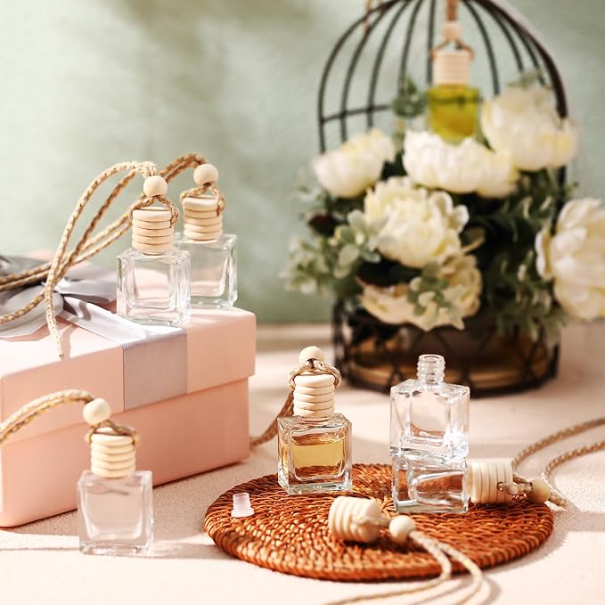 100 Pcs Car Air Fresheners Diffuser with Wooden Cap Empty Aromatherapy Diffuser Clear Car Fragrance Holder Pendant Hanging Perfume Fresheners Bottles for Decor(Cube,Clear)