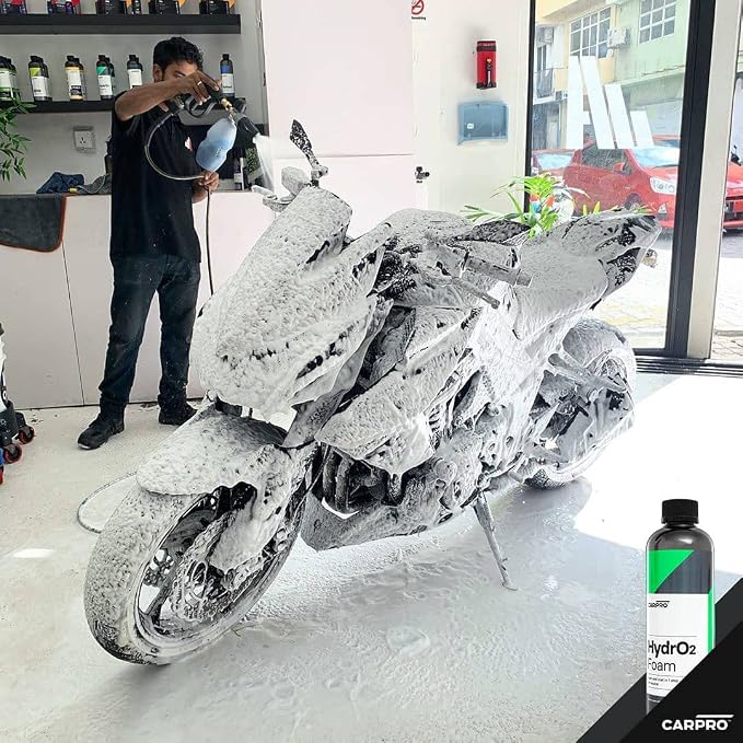 HydrO2 Foam Car Wash & High Gloss Sealant in One: 1-Step Car Wash and Coat, Ultra-Hydrophobic Coating - Liter (34oz)