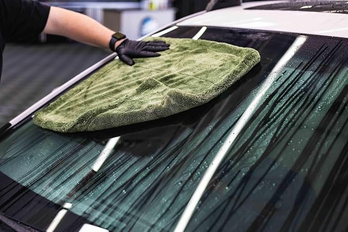 The Liquid8r M22, Absorbent 70/30 Blend Microfiber Drying Towel for Cars, Trucks, and SUVs, Safe for Detailing, Scratch-Free, Twist Loop, 2200 GSM, 20x20 Inches, Camo