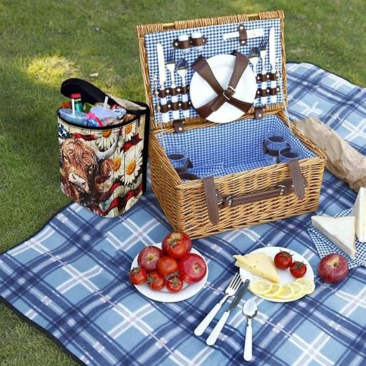 Highland Cattle Daisy Print Car Trash Can with Lid, American Flag Wood Leak Proof Auto Trash Bag Hanging Vehicle Garbage Can Multipurpose Storage Container for Back Seat Road Trip
