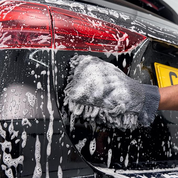 Ultra Wash & Wax Car Shampoo, 169 fl oz (1.3 Gallon) pH Neutral Soap Cleans, Shines & Protects Paint for Bucket Wash with Wash Mitt